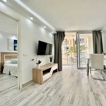 Torres De Yomely - M1c * Playa de las Americas (Tenerife)